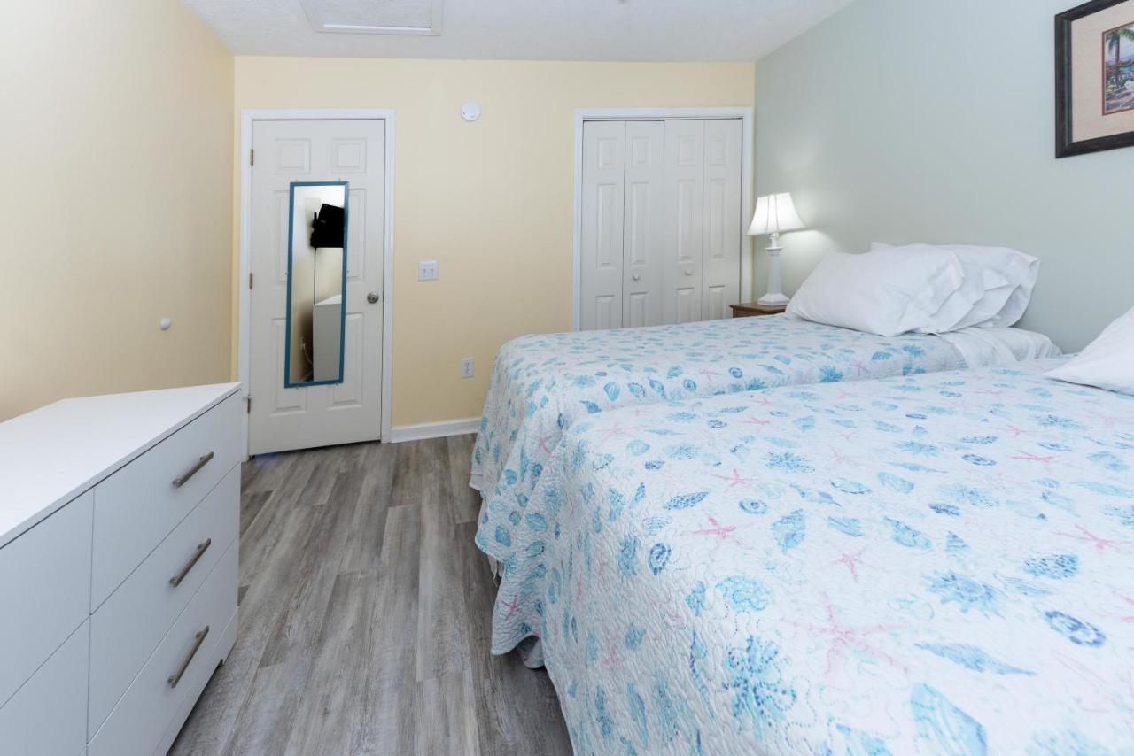 3rd Floor Waterfront Sleeps 6 - 2 Bed 2 Bath Waterway Village 16g Awesome Views Holiday home *