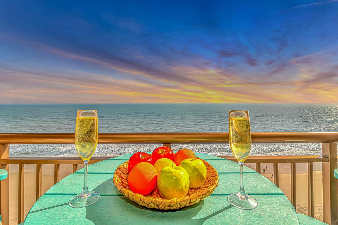 Immaculate Oceanfront King Suite! Completely Updated! - Caravelle 1414 - Sleeps 2-3 Guests! *