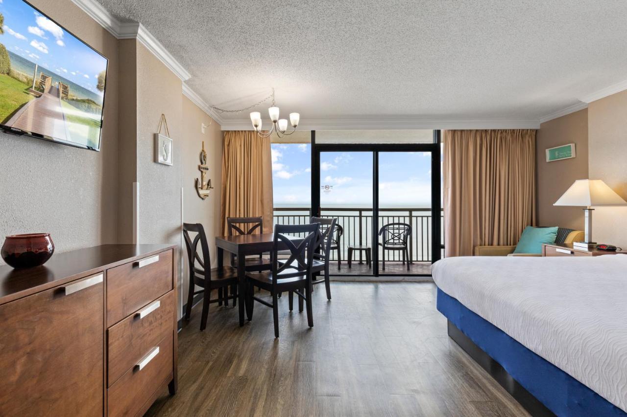 Beachfront 10th-floor Studio Caravelle *