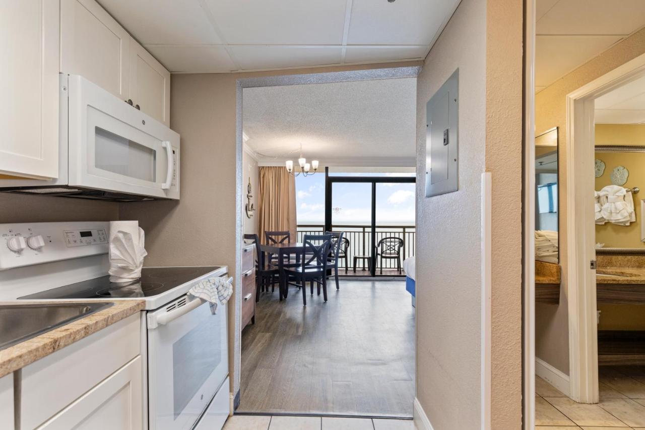 Apartment Beachfront 10th-floor Studio Caravelle