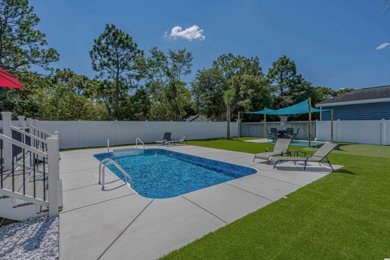 Holiday home Immaculate With Putting And Private Pool! Pet Friendly 6 Bedroom- 4 Bath Duplex A&b *