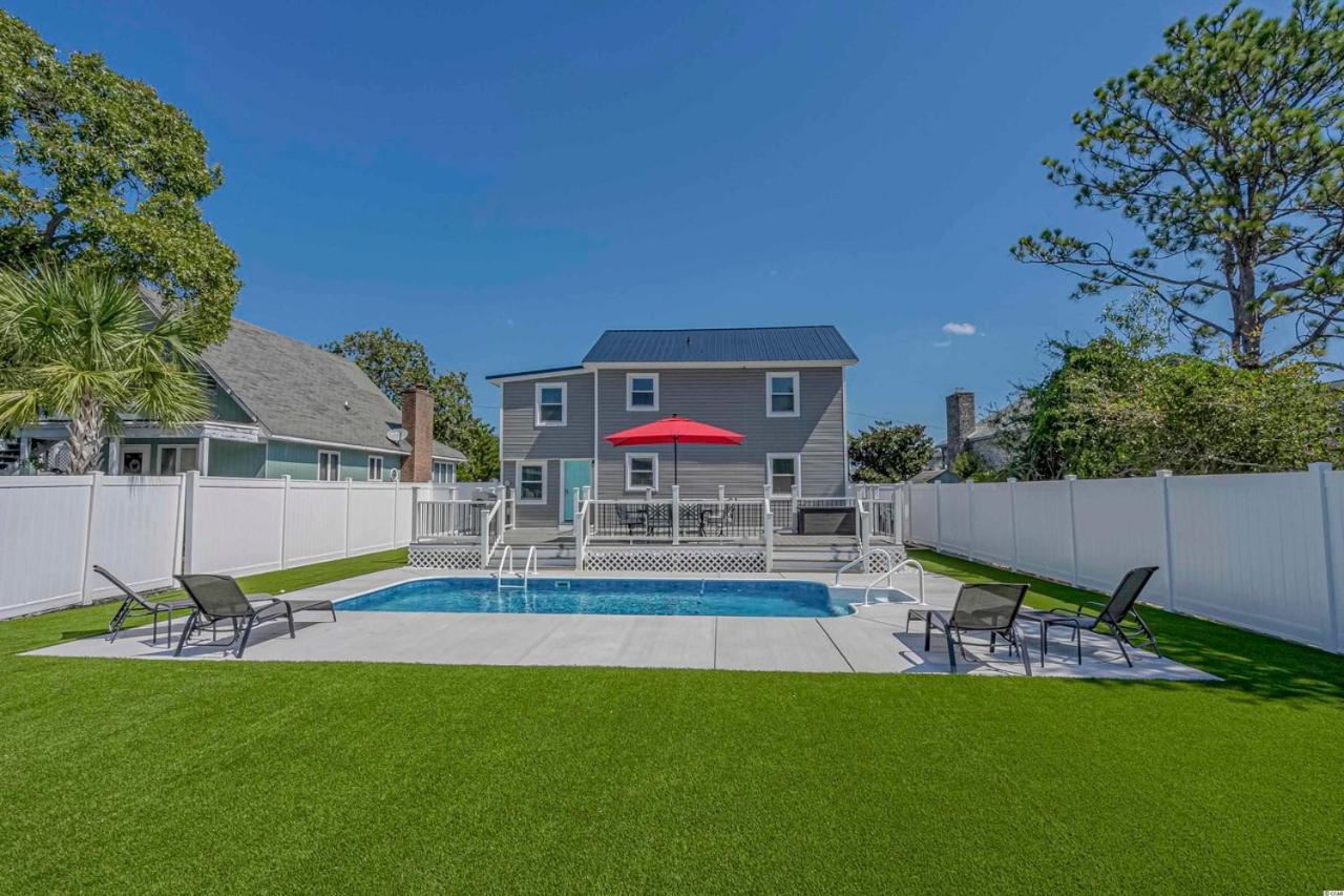 Immaculate With Putting And Private Pool! Pet Friendly 6 Bedroom- 4 Bath Duplex A&b Myrtle Beach