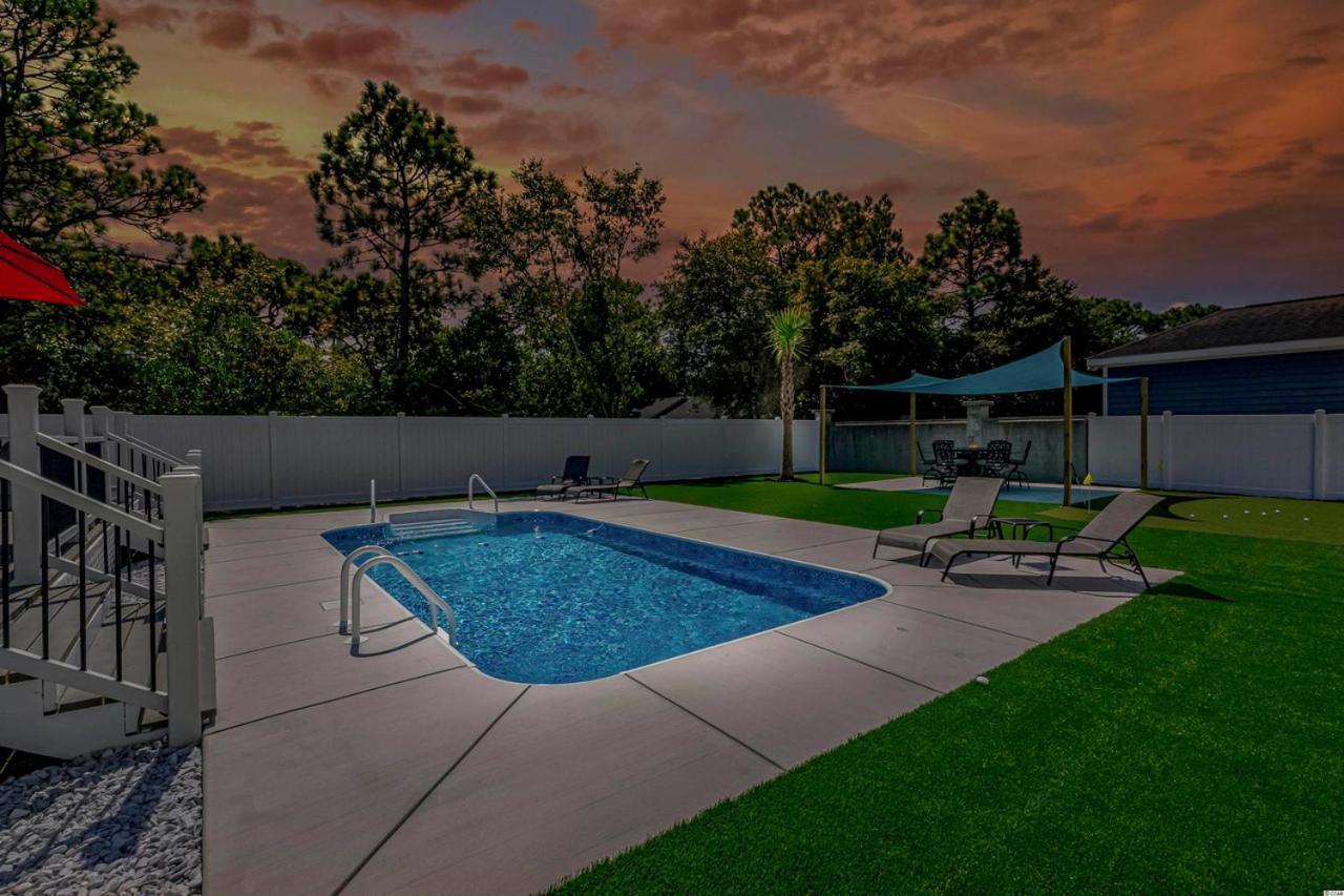Holiday home Immaculate With Putting And Private Pool! Pet Friendly 6 Bedroom- 4 Bath Duplex A&b Myrtle Beach