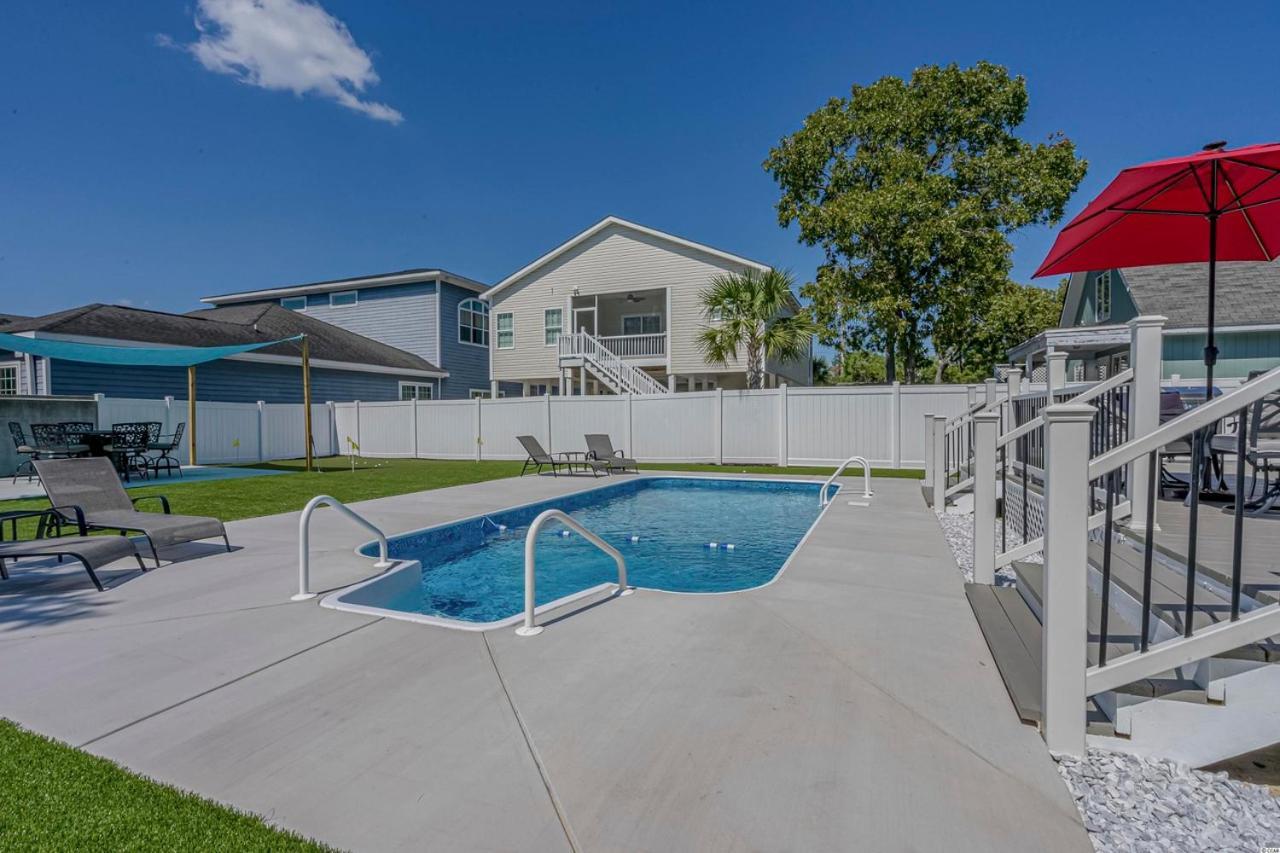 Holiday home Immaculate With Putting And Private Pool! Pet Friendly 6 Bedroom- 4 Bath Duplex A&b