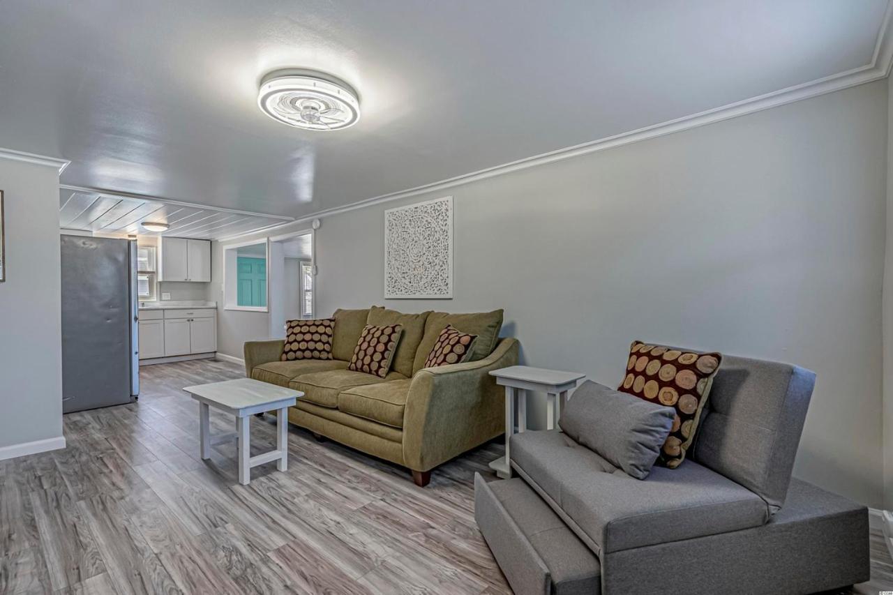 Immaculate With Putting And Private Pool! Pet Friendly 6 Bedroom- 4 Bath Duplex A&b * Myrtle Beach