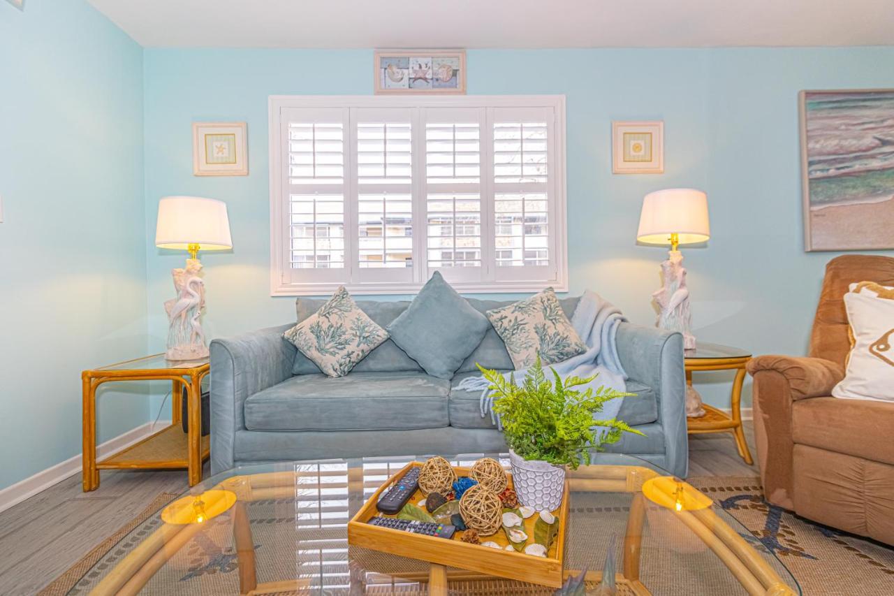 Holiday home Hidden Gem Beautifully Appointed 2br 2ba With 3 Patios Near Beach! Myrtle Beach