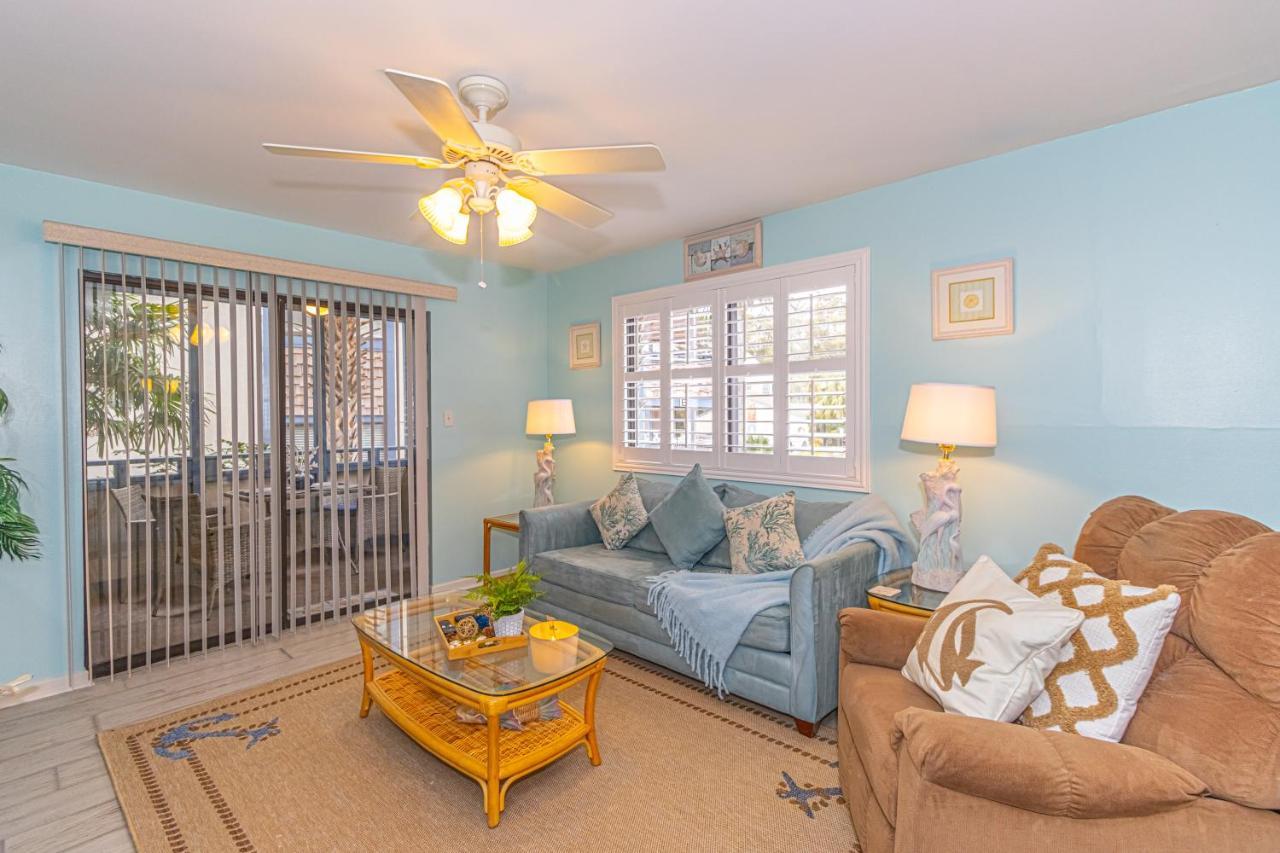 Hidden Gem Beautifully Appointed 2br 2ba With 3 Patios Near Beach! Myrtle Beach