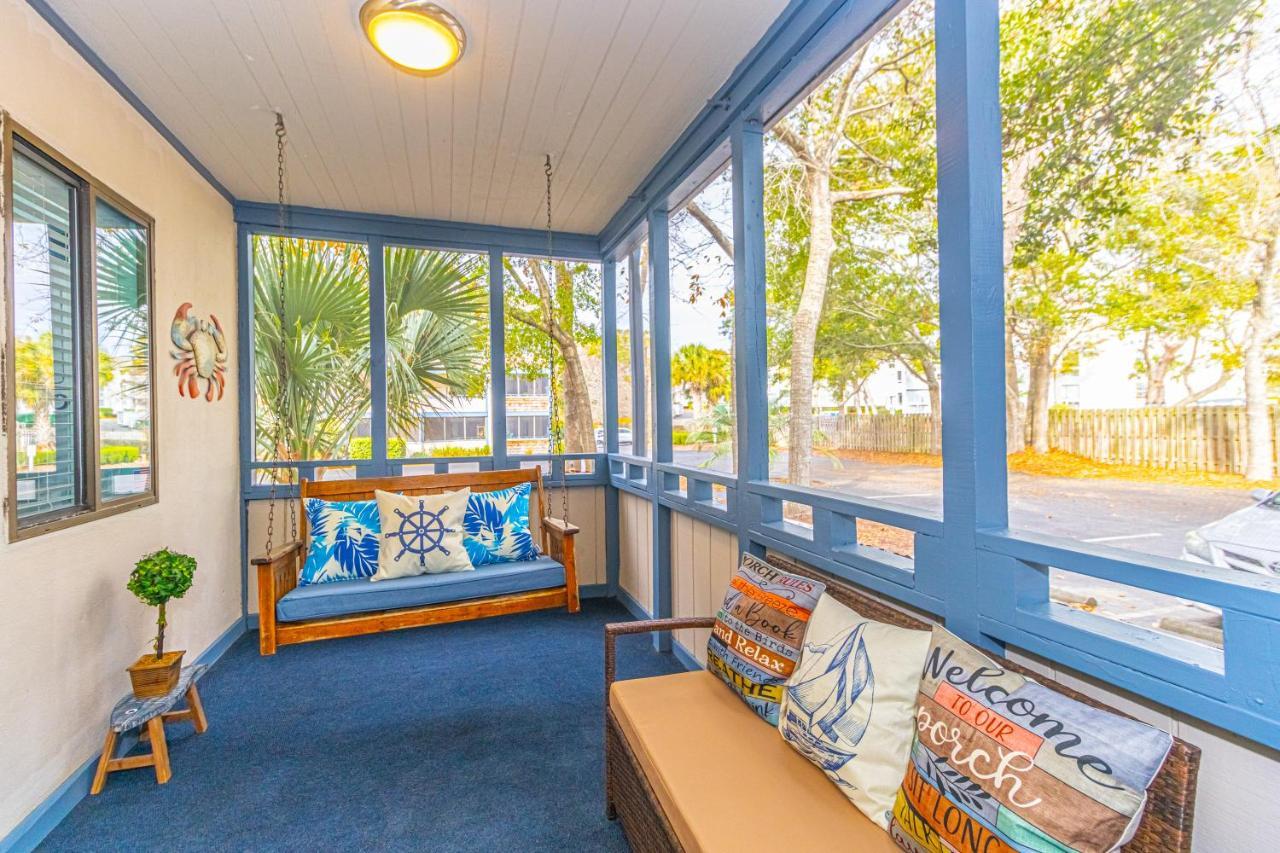 Hidden Gem Beautifully Appointed 2br 2ba With 3 Patios Near Beach! Holiday home *