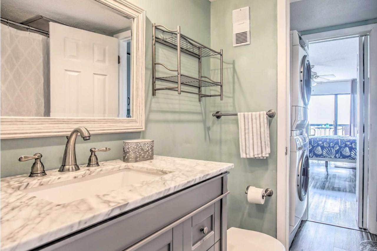 Breezy Myrtle With Balcony And Views!