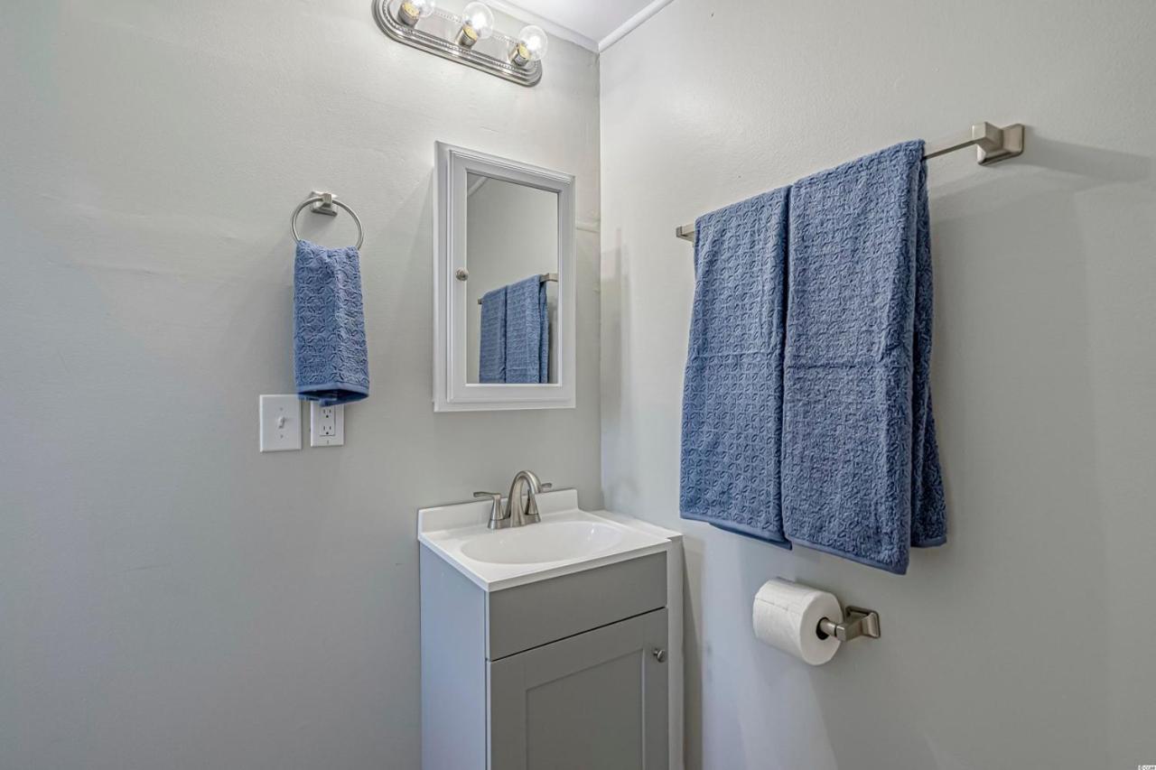 Holiday home Immaculate With Putting And Private Pool! Pet Friendly 6 Bedroom- 4 Bath Duplex A&b *