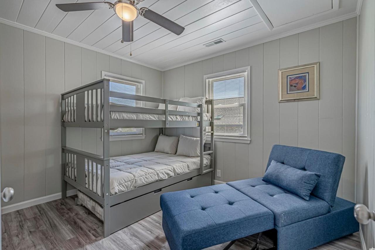 Immaculate With Putting And Private Pool! Pet Friendly 6 Bedroom- 4 Bath Duplex A&b * Myrtle Beach