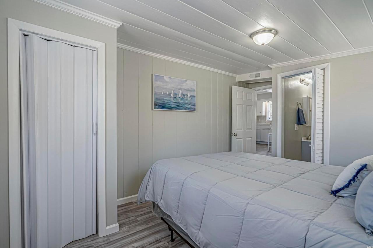Immaculate With Putting And Private Pool! Pet Friendly 6 Bedroom- 4 Bath Duplex A&b Myrtle Beach