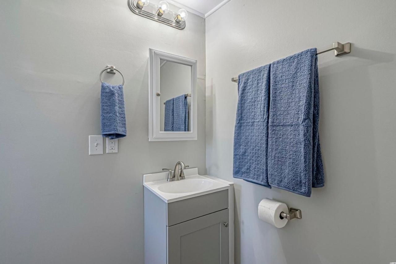 Holiday home Tranquil Greens: Pet-friendly With Putting And Pool