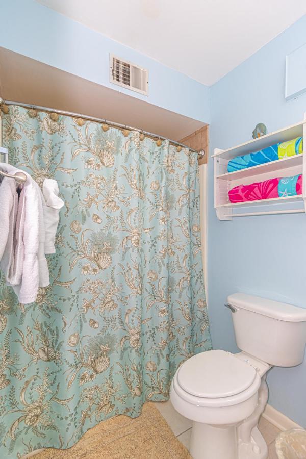 Hidden Gem Beautifully Appointed 2br 2ba With 3 Patios Near Beach!