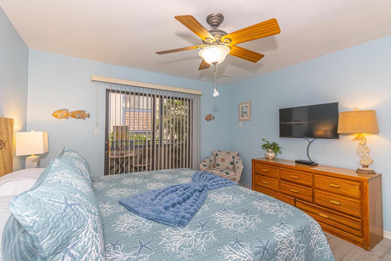 Hidden Gem Beautifully Appointed 2br 2ba With 3 Patios Near Beach! *