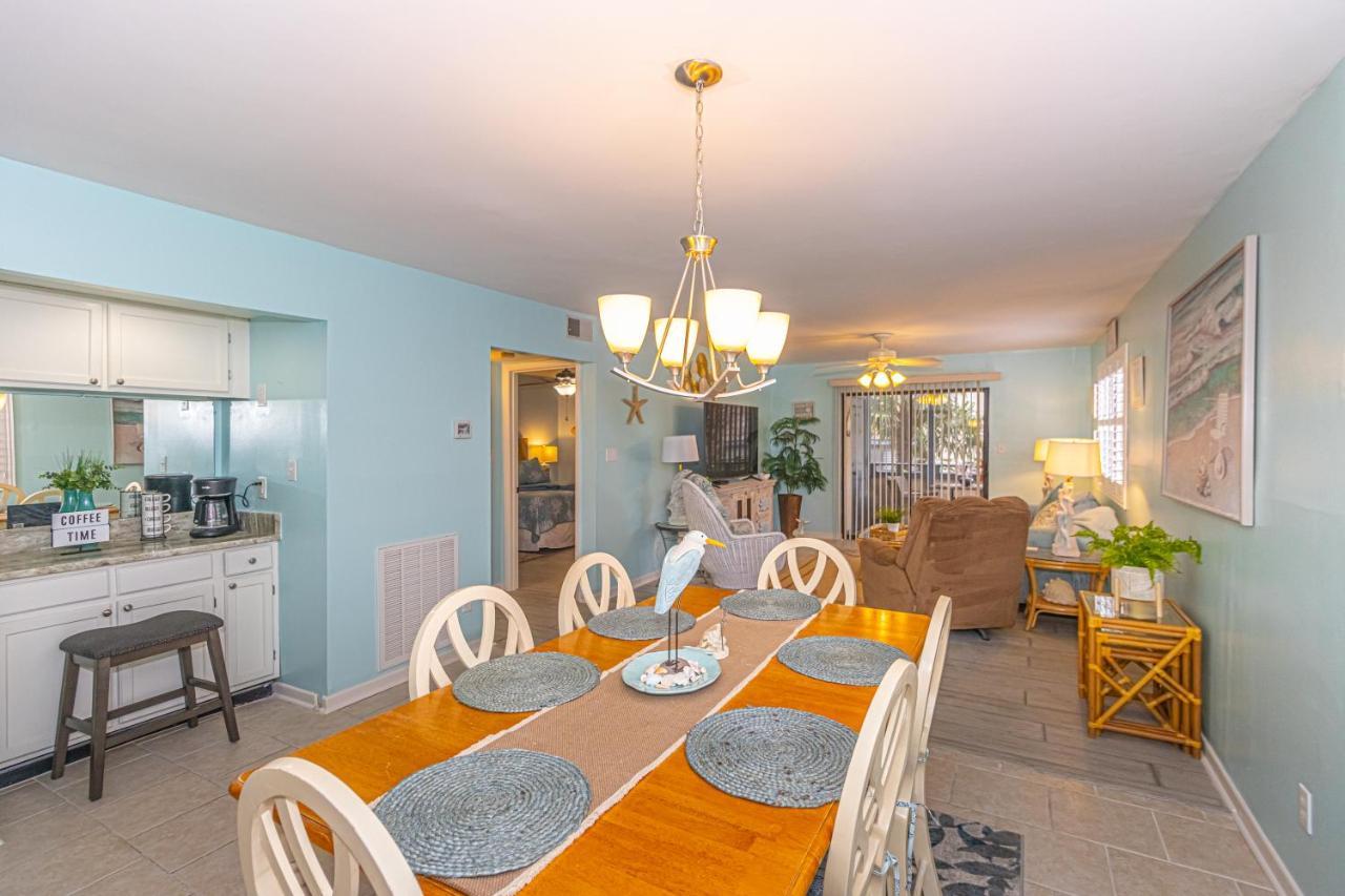 Holiday home Hidden Gem Beautifully Appointed 2br 2ba With 3 Patios Near Beach! Myrtle Beach