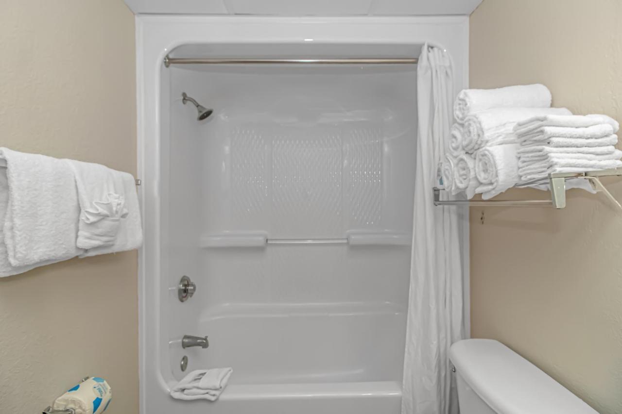 Oceanview 3br -spacious With Amazing Views! - Dunes 1404 Holiday home Myrtle Beach