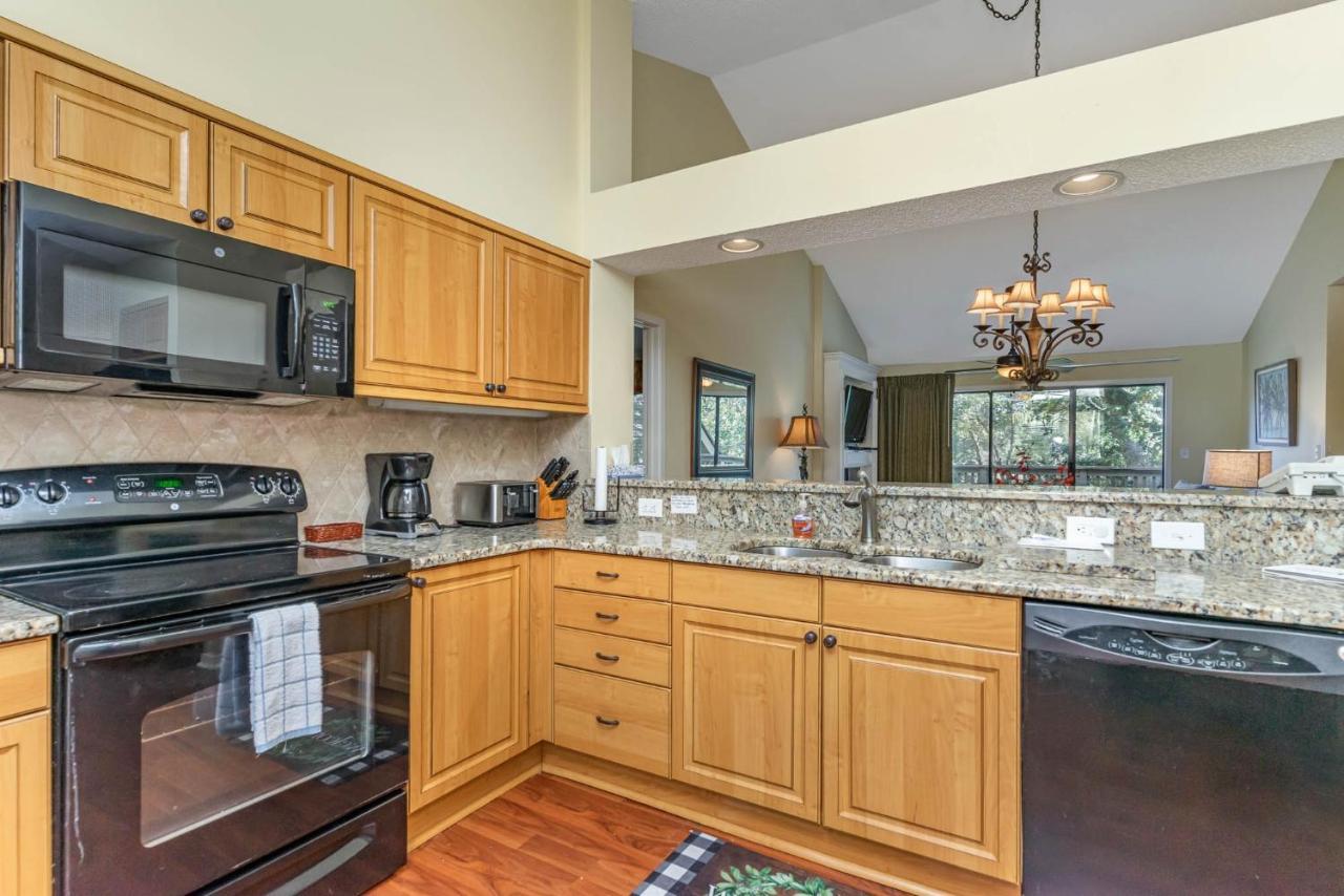 Villa Updated 3 Bedroom, 3 Bathroom Villa, 13d Richmond Park Myrtle Beach