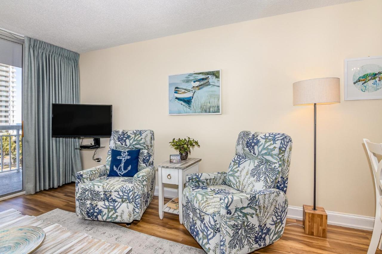 401 South Hampton - Charming 2 Bedroom, 2 Bath Ocean View Condo, Apartment