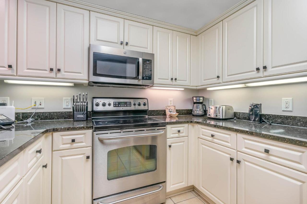 Splendid 3 Bedroom, 3 Bath - 408 Royale Palms Apartment *