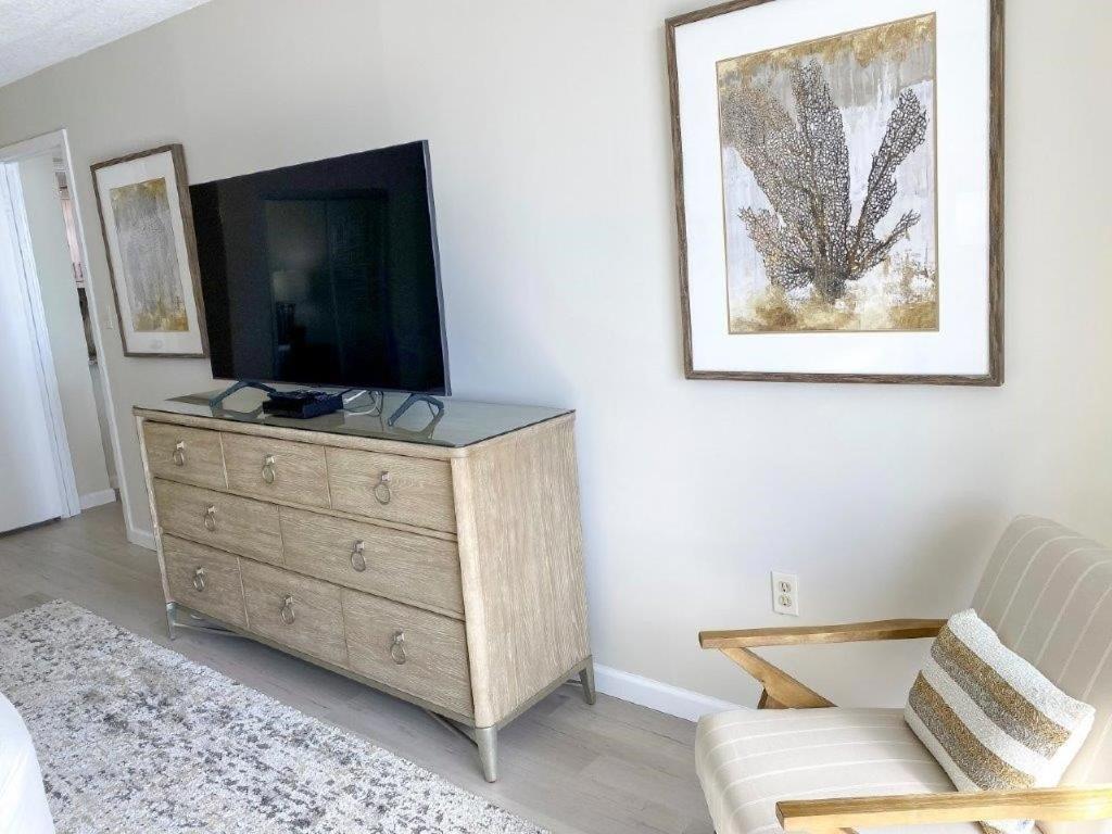 Apartment Stunning Ocean View Remodeled 2 Bedroom 2 Bath Condo, 908 South Hampton Myrtle Beach