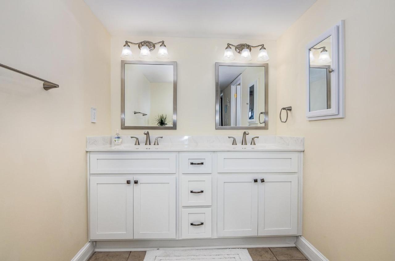 401 South Hampton - Charming 2 Bedroom, 2 Bath Ocean View Condo, * Myrtle Beach