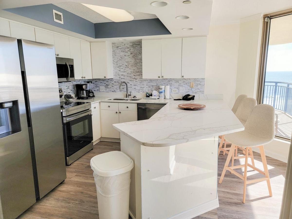 Open And Airy And On The 2 Bedroom, 2 Bath Condo, 706 Brighton *