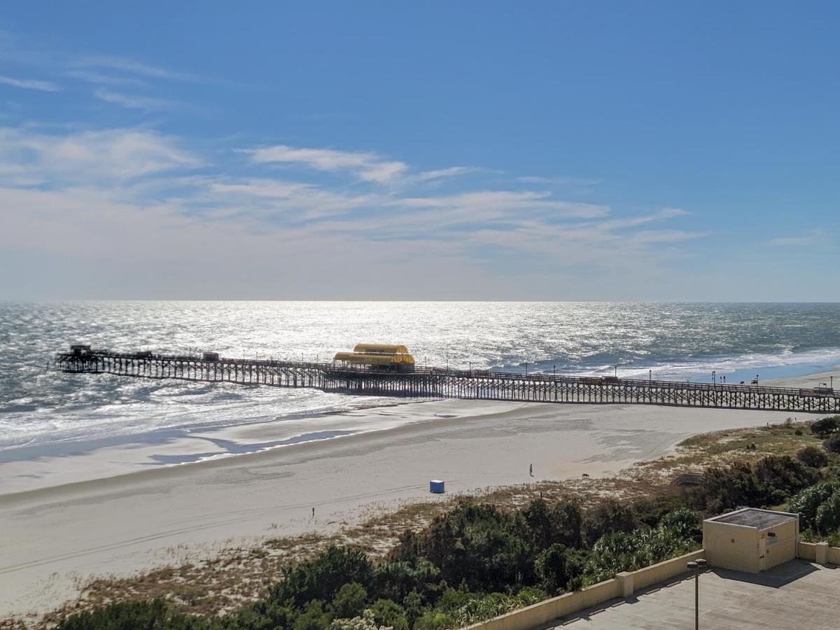 Open And Airy And On The 2 Bedroom, 2 Bath Condo, 706 Brighton *