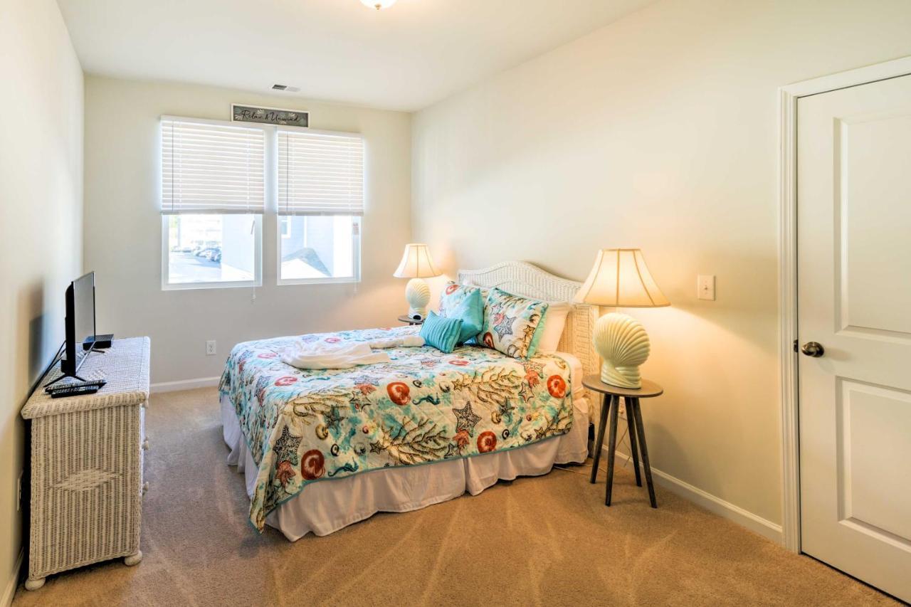 Holiday home Colorful Myrtle House 2 Mi To Beaches!