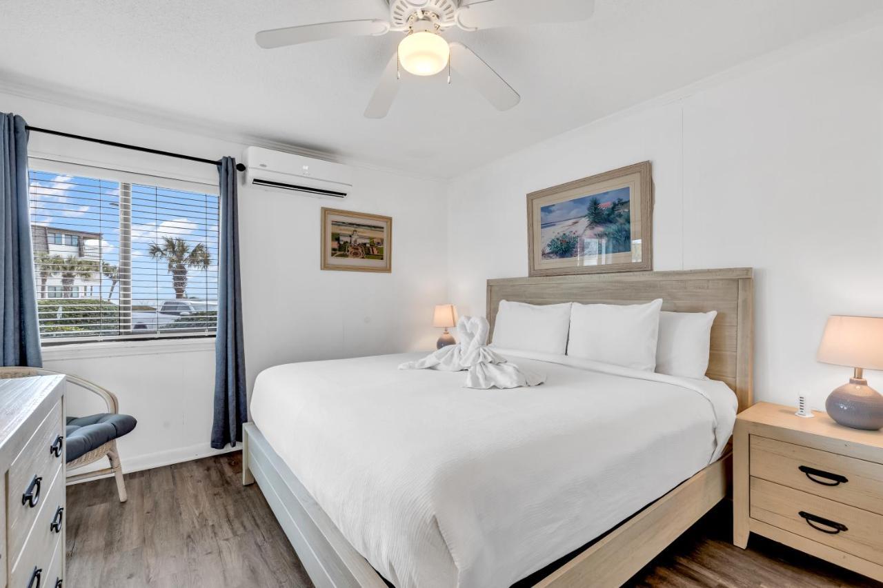2 Bedroom Ocean Forest Steps Away From Pristine Sandy Beaches