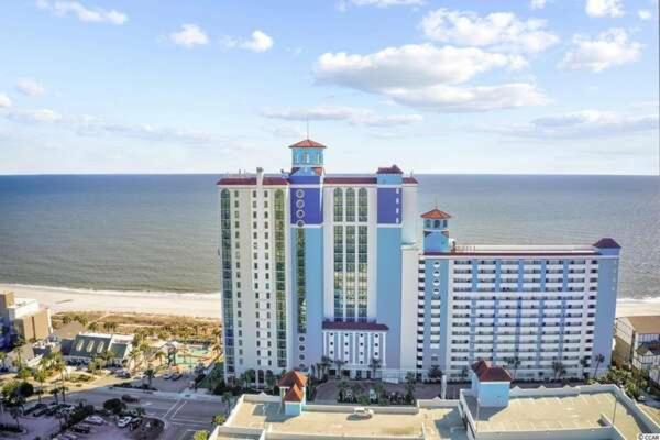 Immaculate Ocean Front With Fireplace! 1br King - Sleeps 6! - Caribbean 427 Myrtle Beach