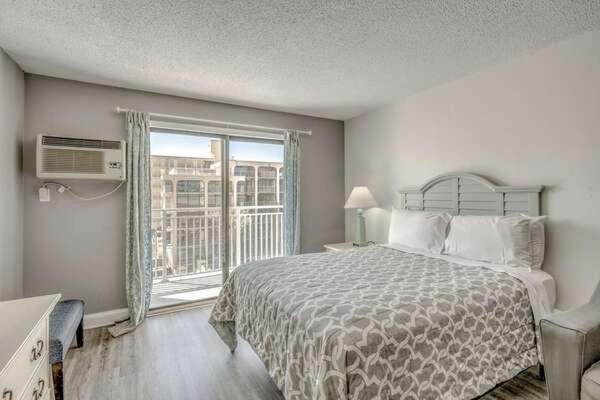 Beautifully Updated Ocean View Studio! Sea Mist 50503 Holiday home *