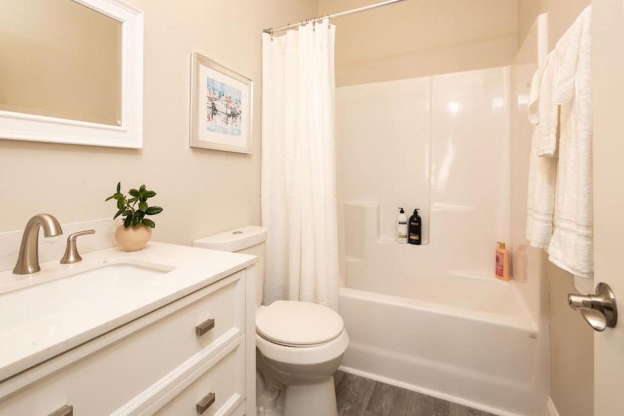Lovely 4br King Beds Steps To And Pier F *