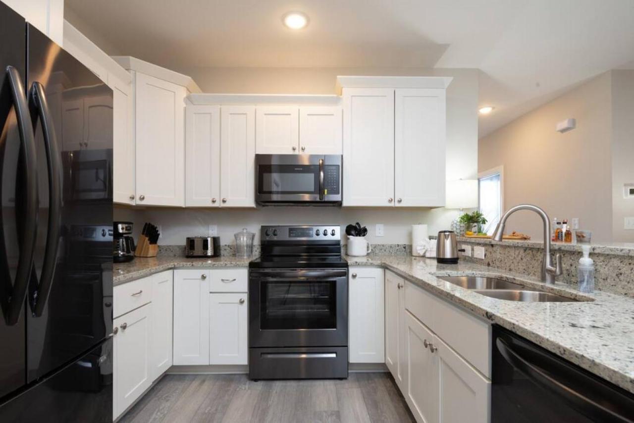 4br King Size Beds Steps To Ground Level E Apartment Myrtle Beach