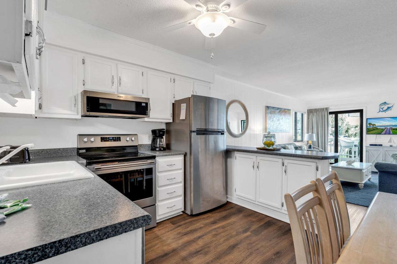 Apartment 2 Bedroom Ocean Forest Steps Away From Pristine Sandy Beaches