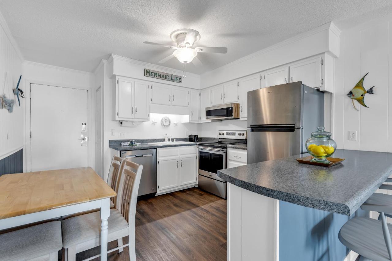 2 Bedroom Ocean Forest Steps Away From Pristine Sandy Beaches Myrtle Beach