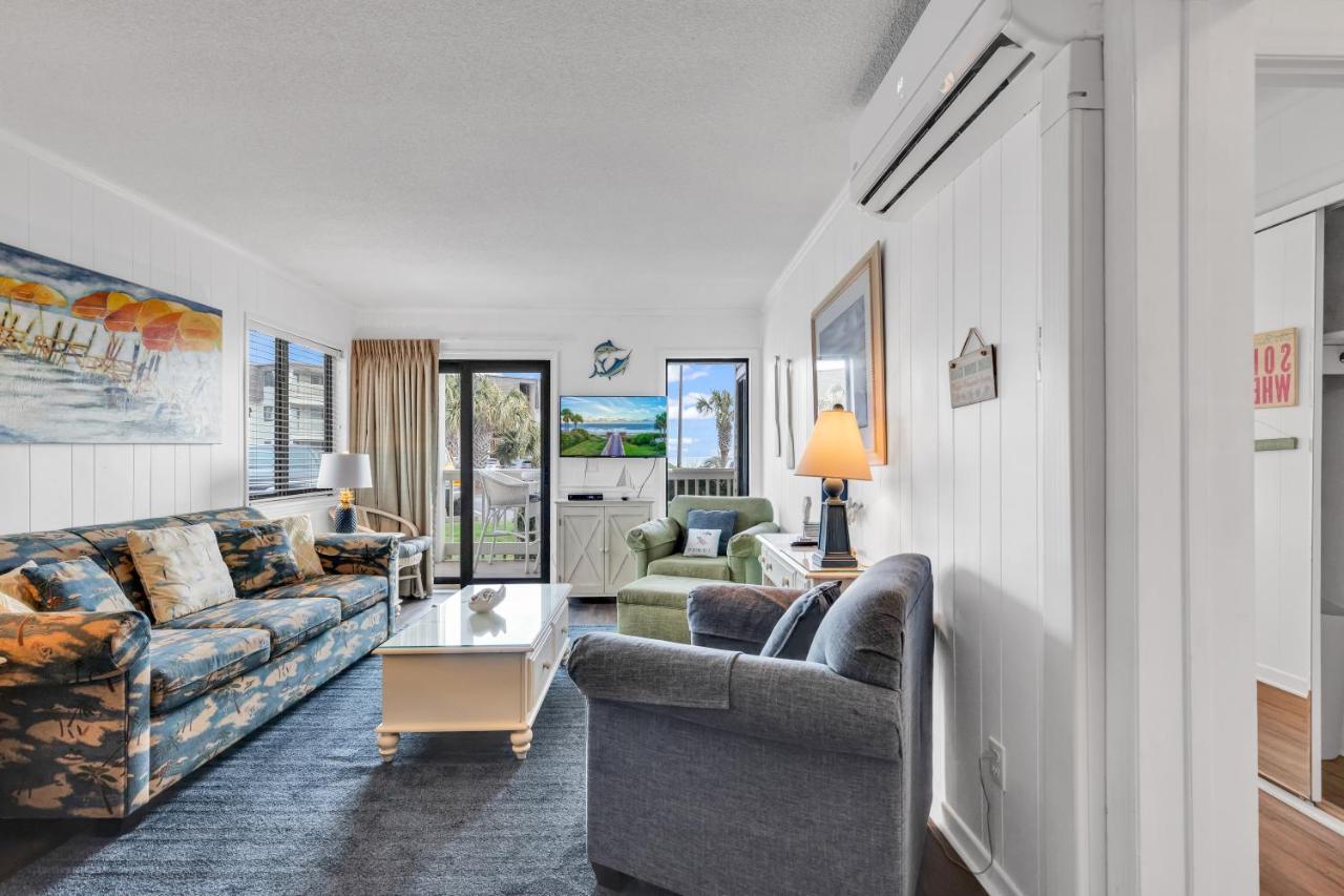 2 Bedroom Ocean Forest Steps Away From Pristine Sandy Beaches Apartment *