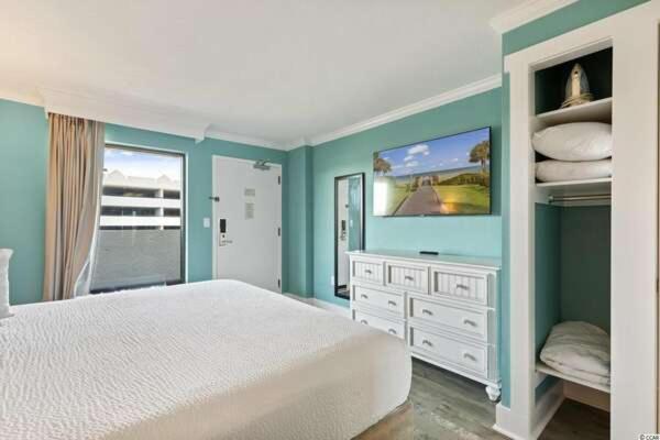 Immaculate Ocean Front With Fireplace! 1br King - Sleeps 6! - Caribbean 427 * Myrtle Beach