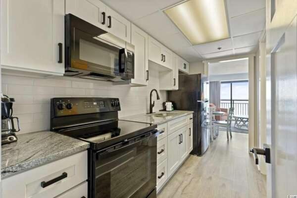 Immaculate Ocean Front With Fireplace! 1br King - Sleeps 6! - Caribbean 427 Myrtle Beach