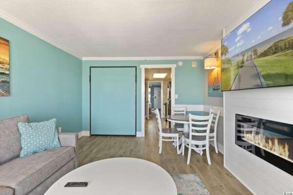 Immaculate Ocean Front With Fireplace! 1br King - Sleeps 6! - Caribbean 427 Holiday home