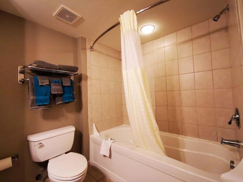 Gorgeous Ocean Front 2bd 2 Full Baths, 2 Balconies *