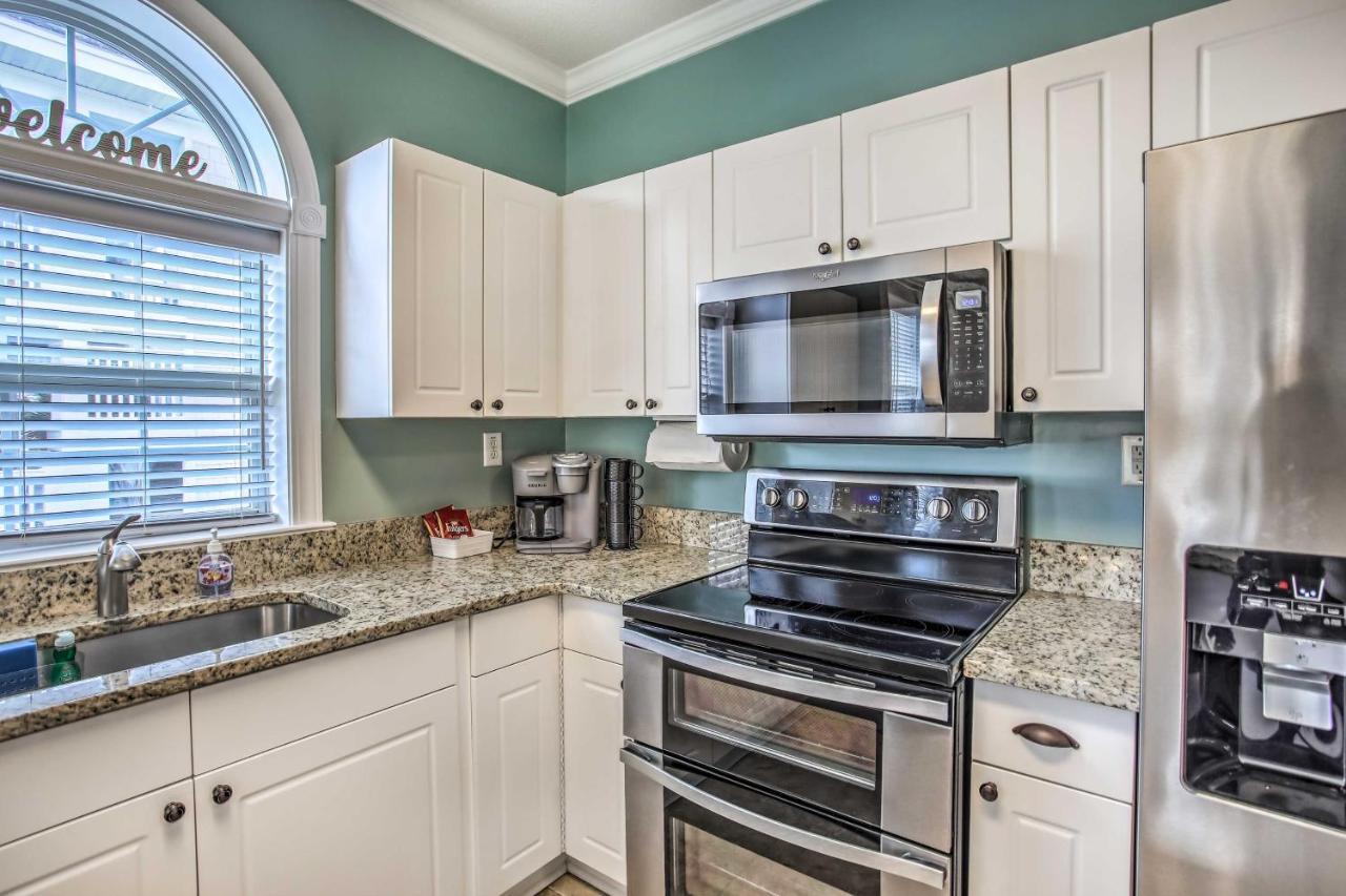 Barefoot Pool, Beach, And Golf! Apartment *