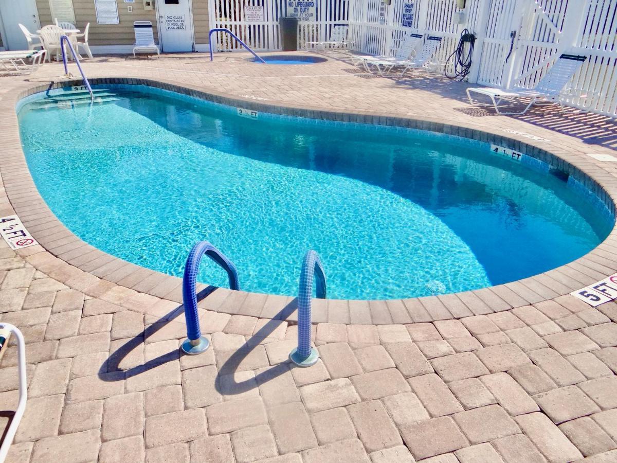 Modern And Spacious Kid Friendly 2 Bed 2 Bath