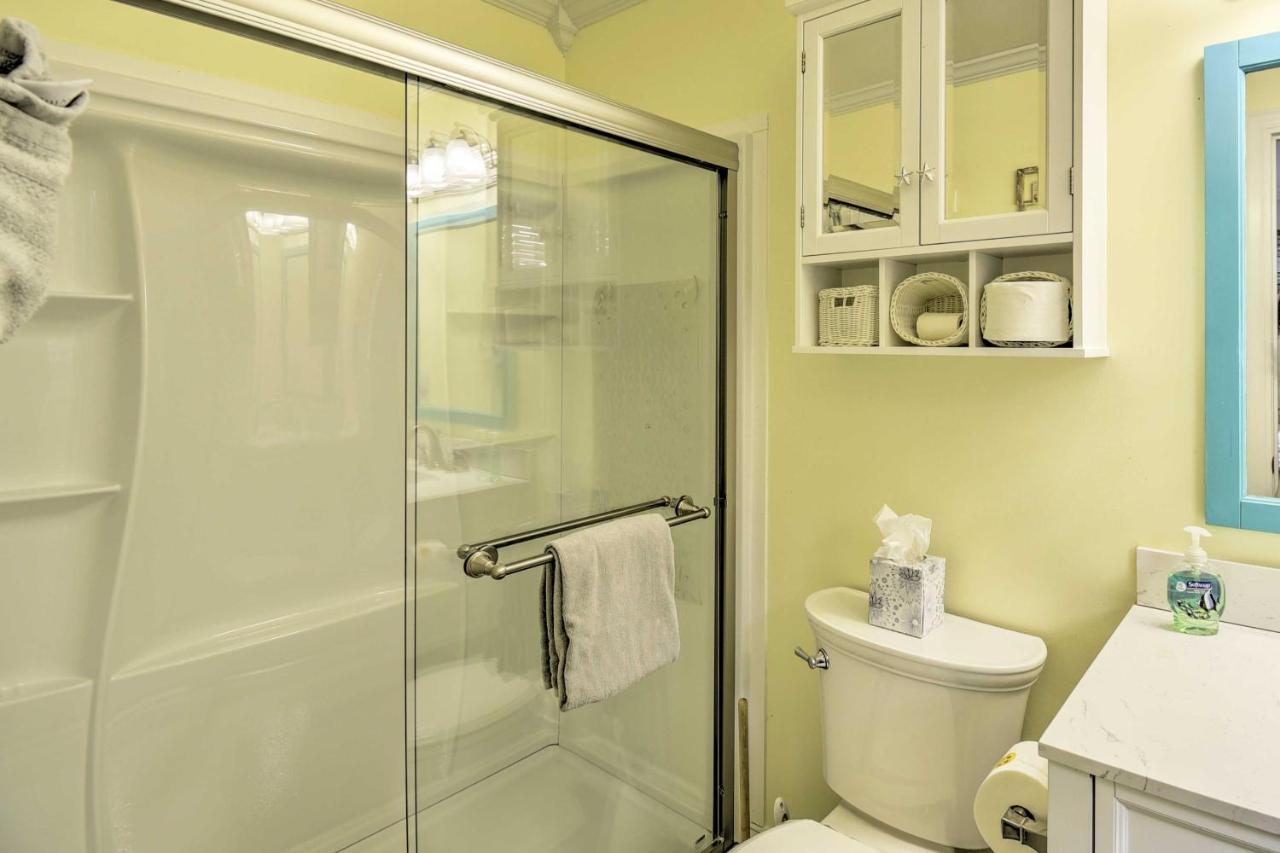 Coastal With Pool Access - Walk To Apache Pier Holiday home *
