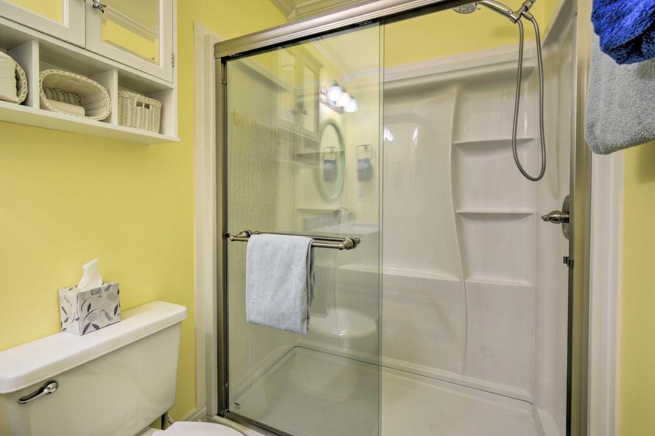 Coastal With Pool Access - Walk To Apache Pier Holiday home *