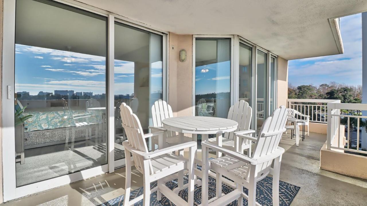 Apartment 401 North Tower *