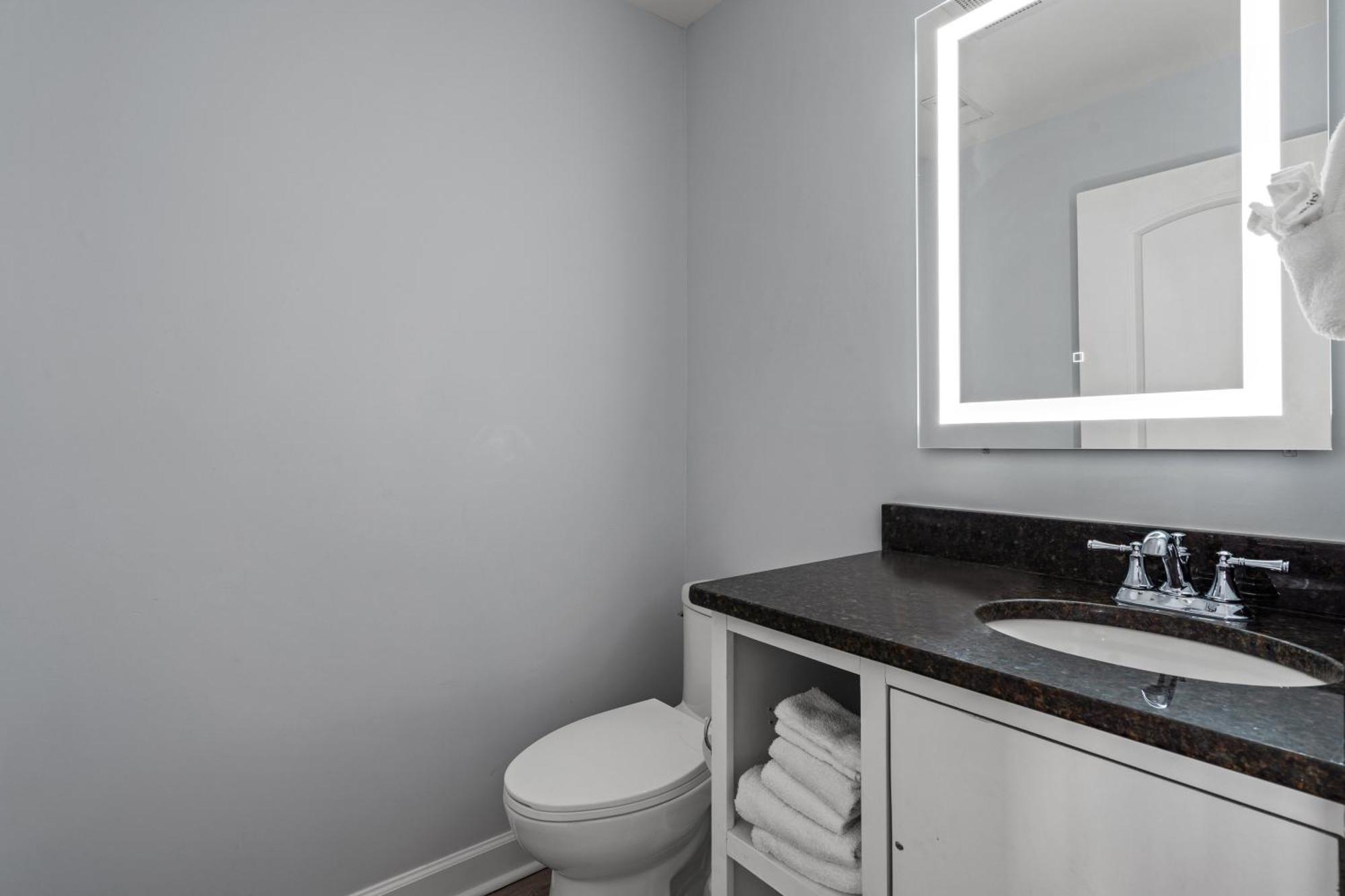 Ocean Escape Aparthotel 4*