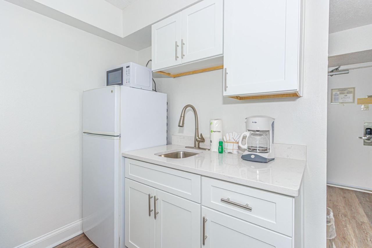 Renovated Oceanfront Condo! Perfect For 2-4 Guests! Sea Mist 20301 Holiday home Myrtle Beach