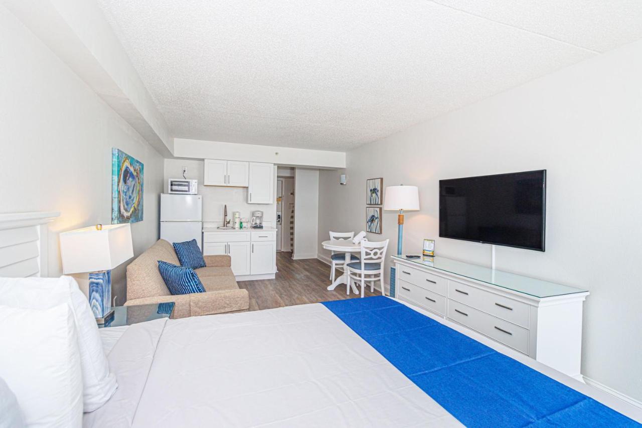 Renovated Oceanfront Condo! Perfect For 2-4 Guests! Sea Mist 20301 *