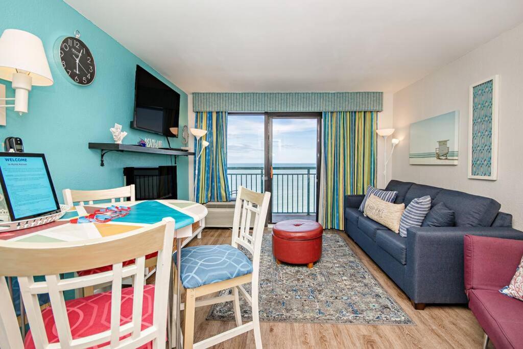 :) Water Front Retreat - Sleeps 8 Apartment *